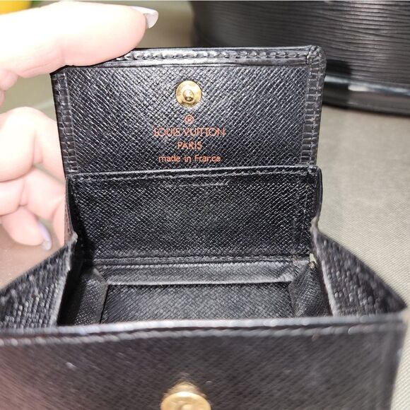 Authentic Louis Vuitton Epi St Jacques Tote W/ Matching Change Pouch & Dust Bag - Picture 16 of 17